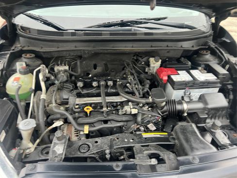 Used 2019 Nissan Kicks SV FWD image 13