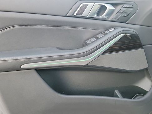 Used 2024 BMW X7 xDrive40i image 15