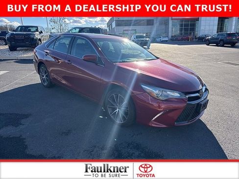 Used 2015 Toyota Camry XSE image 1