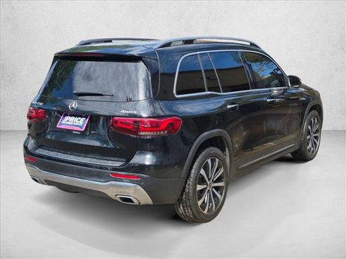 Used 2023 Mercedes-Benz GLB 250 4MATIC w/ Premium Package image 5