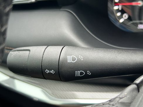 Used 2023 Jeep Compass Limited image 22