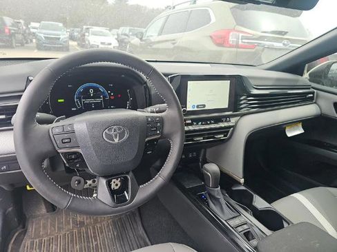 Used 2025 Toyota Camry SE w/ Convenience Package AWD/4WD image 8