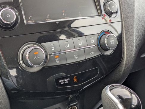 Certified 2020 Nissan Rogue Sport S image 21