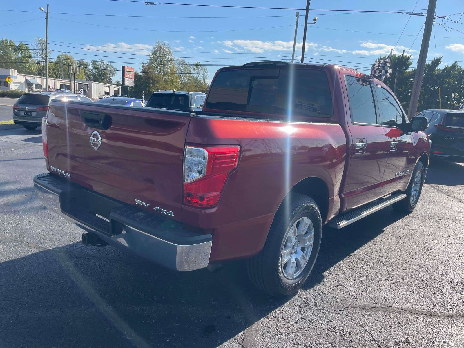 Used 2019 Nissan Titan SV AWD/4WD image 8