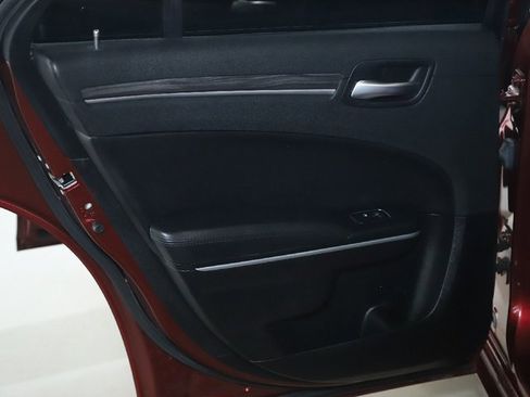 Used 2022 Chrysler 300 Touring w/ Sport Appearance Package image 13