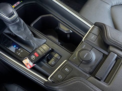 Used 2025 Toyota Grand Highlander FWD image 17