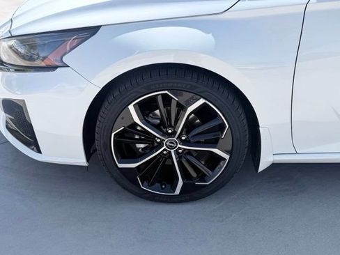 Certified 2023 Nissan Altima 2.5 SR w/ SR Premium Package FWD image 34