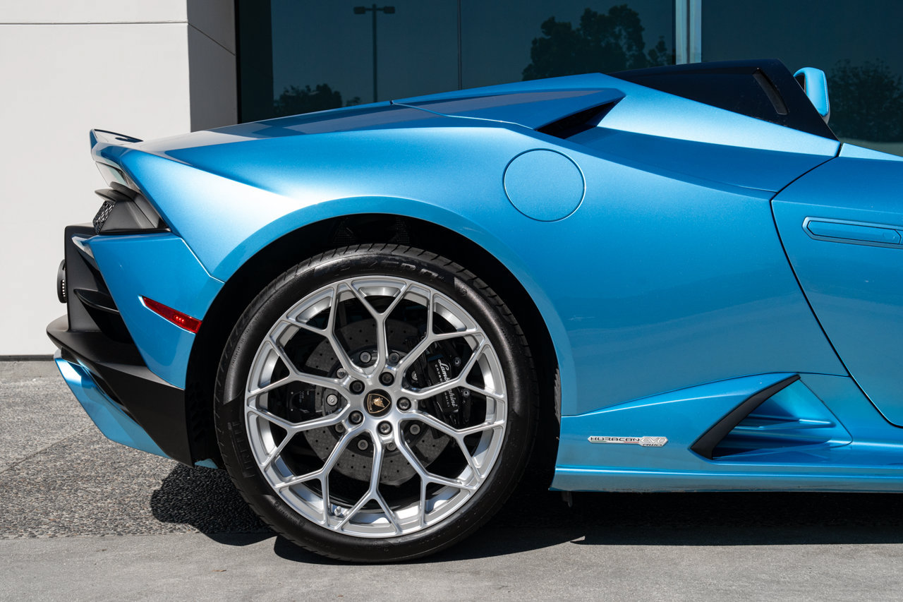 Used 2023 Lamborghini Huracan EVO RWD image 18