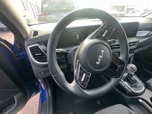 Used 2025 Kia Seltos S image 14