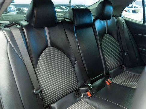 Used 2021 Toyota Camry SE w/ Carpet Mat Package (TMS) FWD image 13