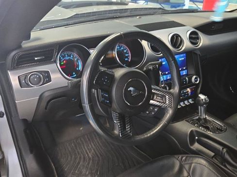 Used 2020 Ford Mustang Premium RWD image 8