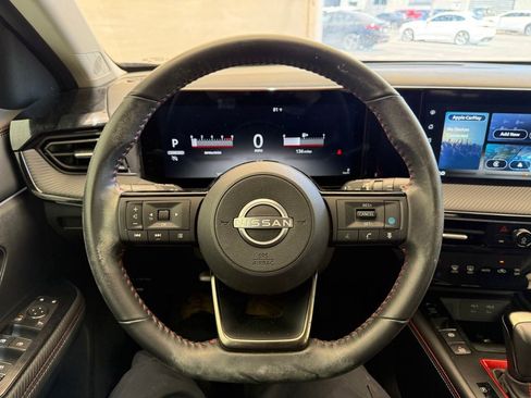 Used 2025 Nissan Kicks SR FWD image 17