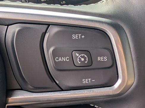 Used 2022 Jeep Wrangler Unlimited Rubicon w/ LED Lighting Group AWD/4WD image 15