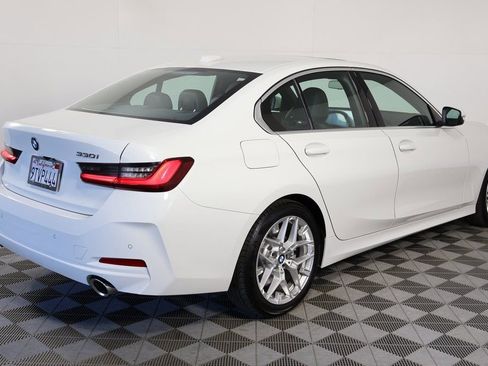 Used 2025 BMW 330i Sedan w/ Premium Package RWD image 4