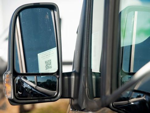 Used 2025 Mercedes-Benz Sprinter 2500 image 20