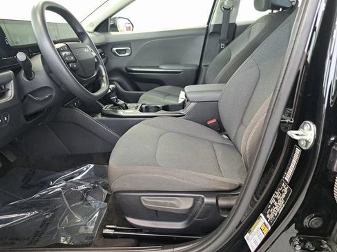 Used 2025 Kia K4 FWD image 25