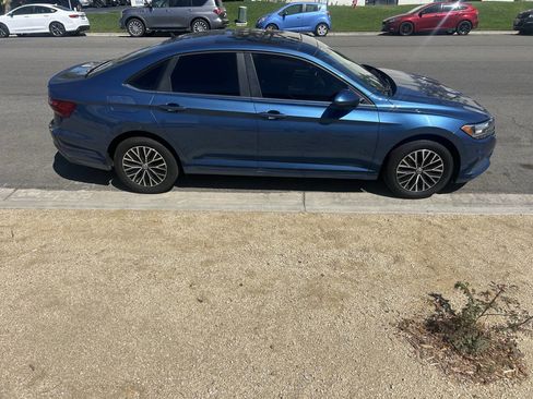 Used 2019 Volkswagen Jetta R-Line FWD image 10