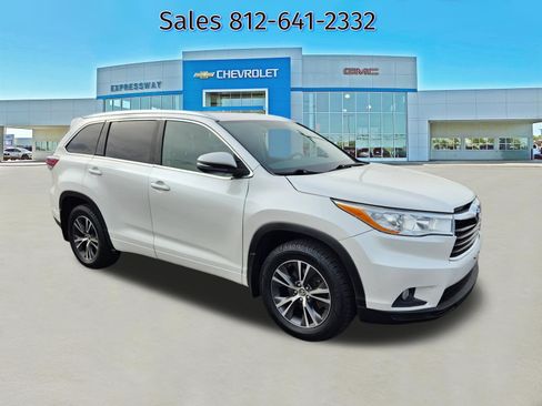 Used 2016 Toyota Highlander XLE image 1
