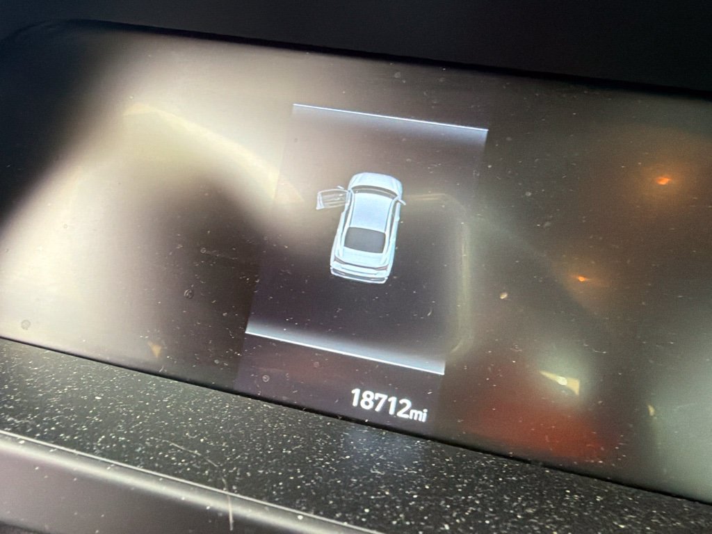 Used 2025 Hyundai Elantra SE FWD image 9