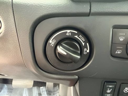 Used 2025 Nissan Frontier PRO-4X w/ Pro Premium Package AWD/4WD image 18
