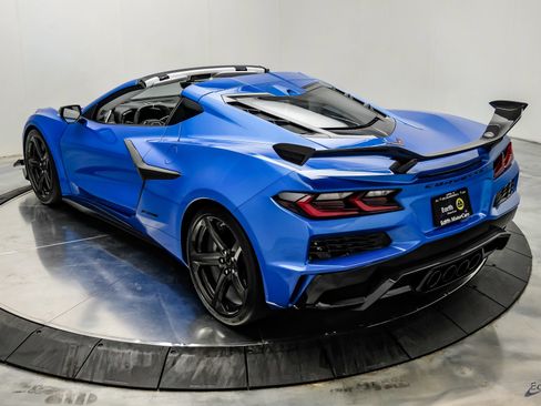 Used 2024 Chevrolet Corvette Z06 w/ Z07 Performance Package RWD image 15