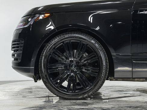 Used 2022 Land Rover Range Rover P525 Westminster Edition image 3