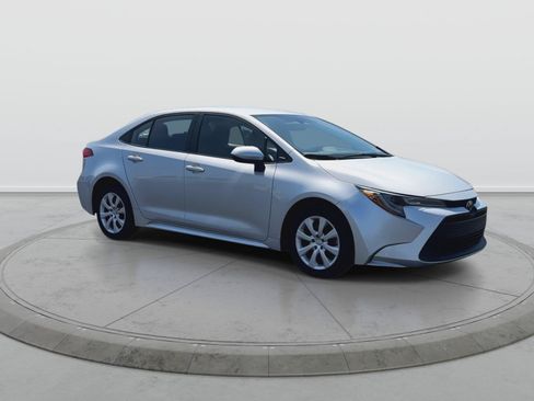Used 2024 Toyota Corolla LE FWD image 2