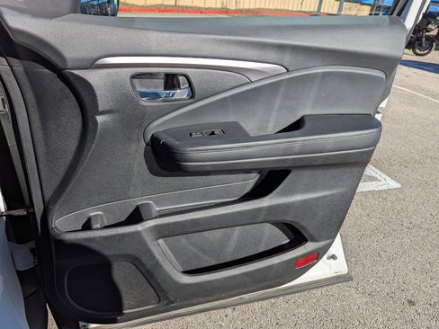 Used 2021 Honda Pilot EX image 27