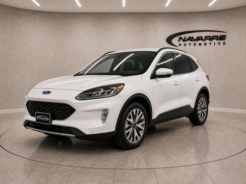 Used 2020 Ford Escape Titanium AWD/4WD image 3