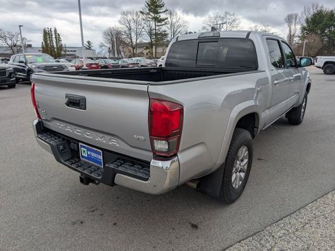 Used 2018 Toyota Tacoma SR5 image 5