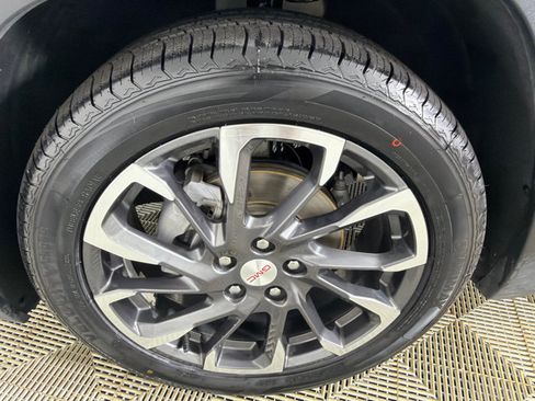 Used 2023 GMC Terrain SLT FWD image 12
