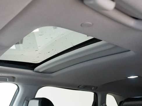 Used 2023 Honda CR-V EX-L image 4