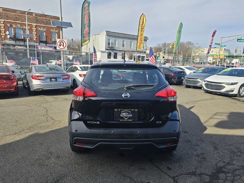 Used 2020 Nissan Kicks SV image 7