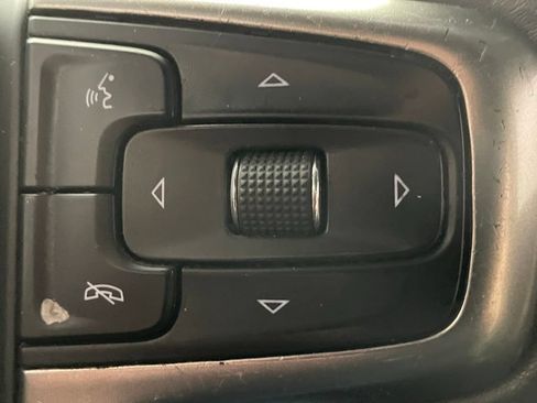 Used 2021 Chevrolet Silverado 1500 LT AWD/4WD image 18