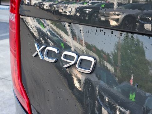 Used 2018 Volvo XC90 T6 Momentum w/ Convenience Package AWD/4WD image 10