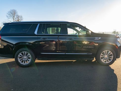 Used 2023 GMC Yukon XL SLT image 8
