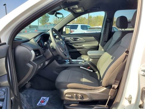 Certified 2023 Chevrolet Traverse LT FWD image 20
