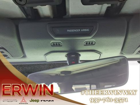 Used 2018 Jeep Wrangler Unlimited Sahara AWD/4WD image 22