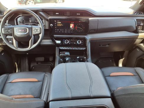 Used 2024 GMC Sierra 1500 AT4 w/ Technology Package AWD/4WD image 19