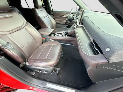 Used 2025 Ford Explorer Platinum RWD image 15