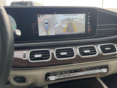 Used 2021 Mercedes-Benz GLS 580 4MATIC image 22