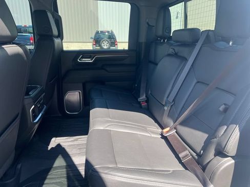 Used 2024 GMC Sierra 3500 Denali w/ Denali Reserve Package AWD/4WD image 17