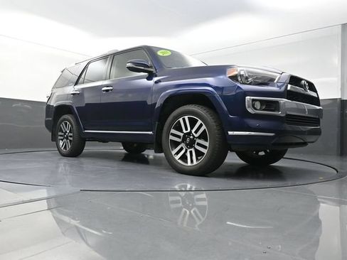 Used 2018 Toyota 4Runner Limited AWD/4WD image 31
