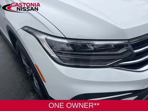 Used 2024 Volkswagen Tiguan SE image 3