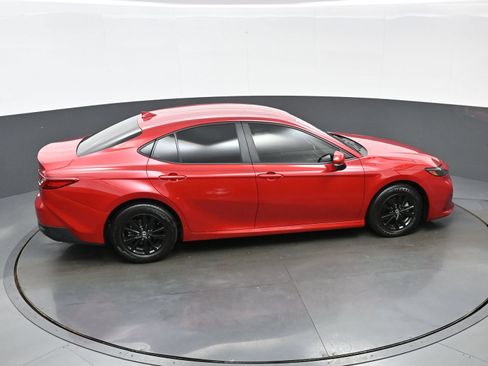 Used 2025 Toyota Camry LE FWD image 41