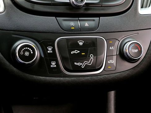 Used 2020 Chevrolet Malibu LS FWD image 18