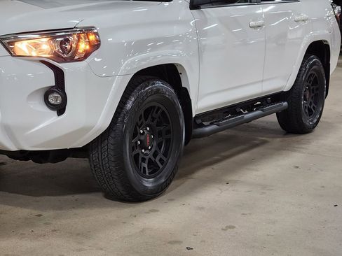 Used 2022 Toyota 4Runner SR5 image 17