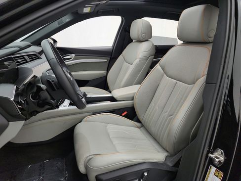 Used 2024 Audi Q8 e-tron Prestige w/ Prestige Package AWD/4WD image 13