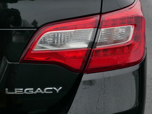 Used 2019 Subaru Legacy 2.5i Sport w/ Popular Package #2B image 17