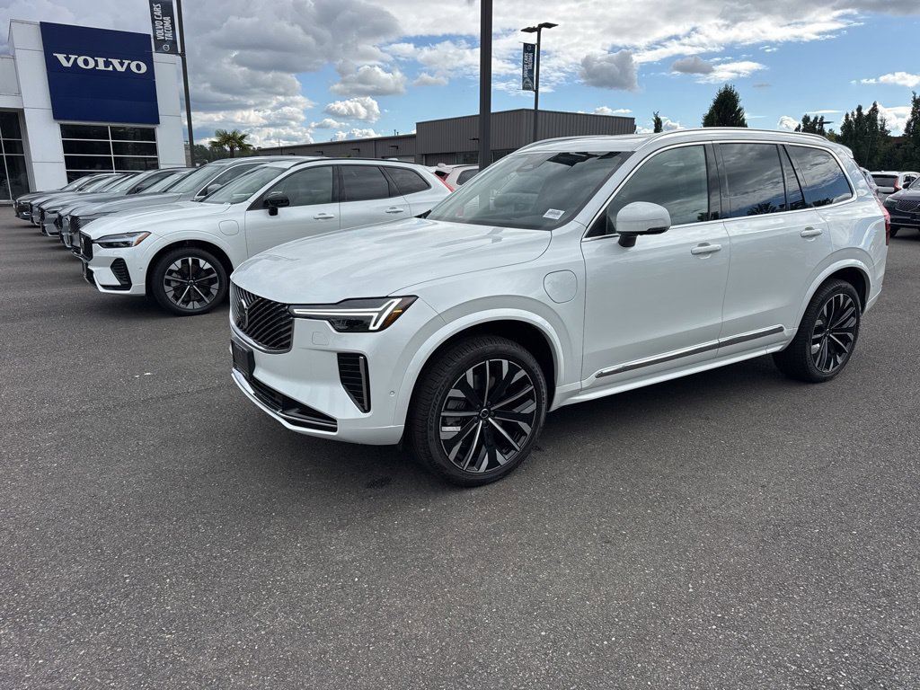 New 2026 Volvo XC90 T8 Plus w/ Protection Package AWD/4WD image 1